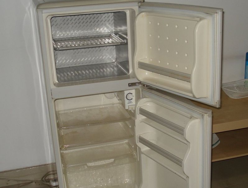 冰箱冷藏室结冰—冰箱冷藏室结冰怎么办