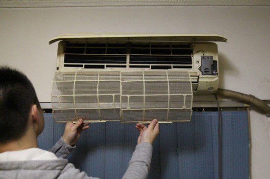 空调滤网清洗方法介绍-空调过滤网怎么拆