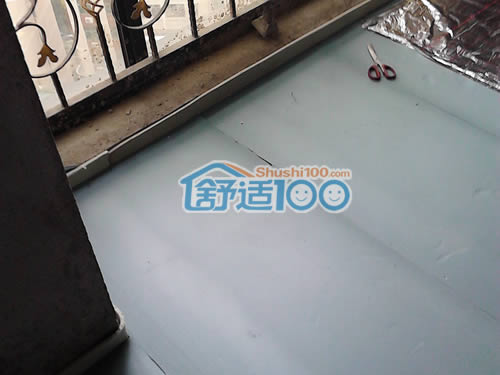 广州泊岸君庭地暖安装现场-铺设挤塑板