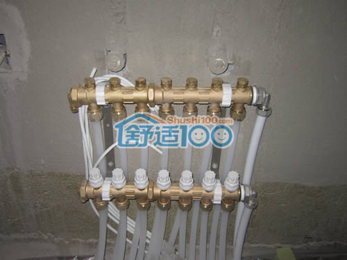 地暖分集水器与管路连接