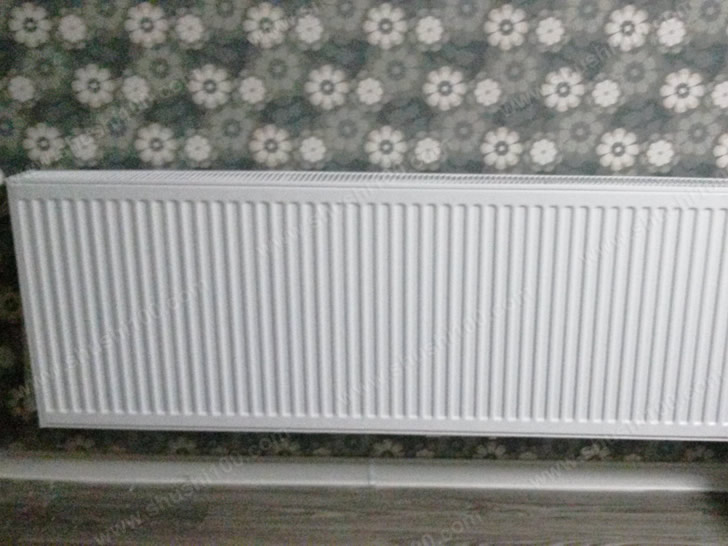 孝感暖气片安装效果图 大面积的客厅用大规格的暖气片
