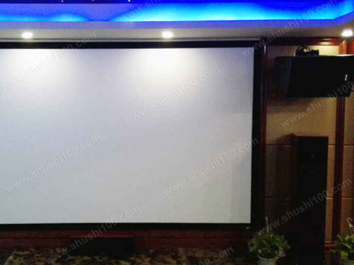 Control4智能家居安装效果图 家庭影院的投影屏和音箱