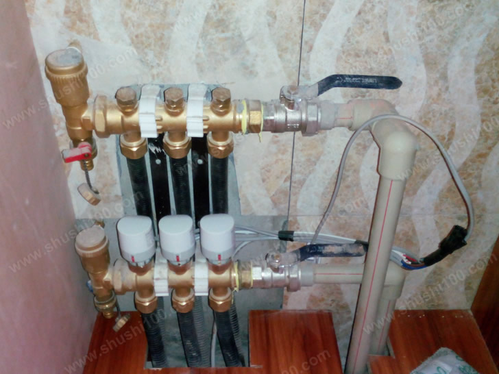 地暖安装效果图 地暖分集水器