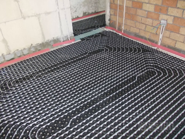 地暖能铺瓷砖吗—地暖铺瓷砖和铺地板的对比