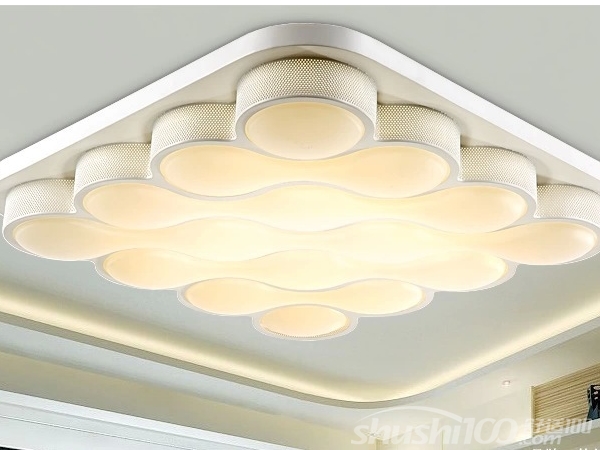 客厅吸顶灯长方形—客厅长方形吸顶灯的安装方法