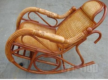 摇椅什么材质的好—藤木摇椅的优势及特色