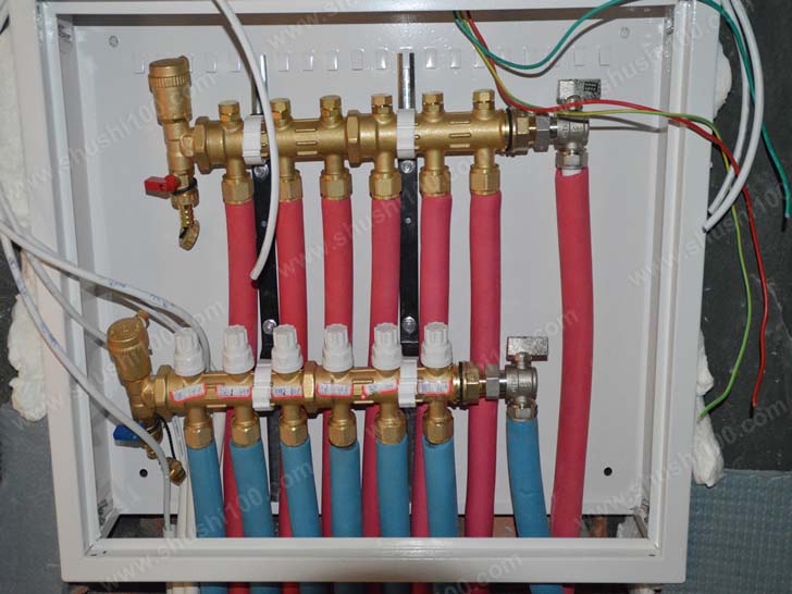 地暖施工图 分集水器安装