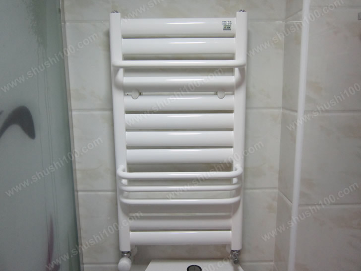 瑞林暖气片安装效果 卫浴专用背篓暖气片